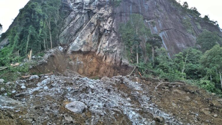 Hingga Saat ini Dua Warga Diduga Tertimbun Longsor Dolog Simarsolpah Belum Ditemukan