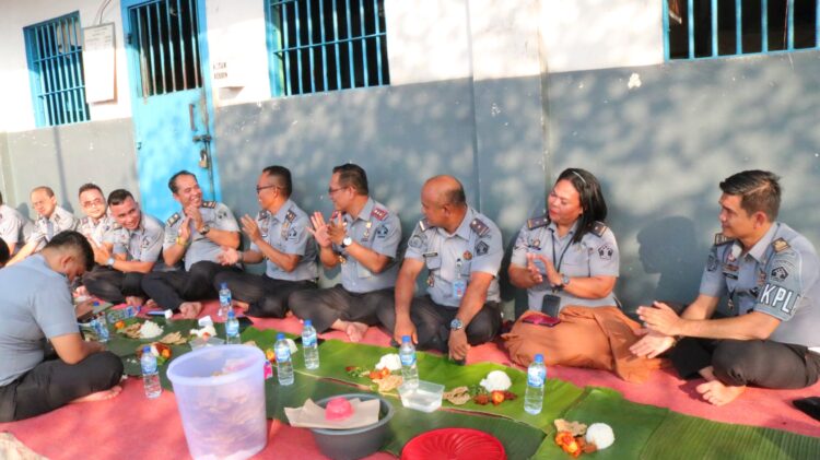 Suasana Tahun Baru, Seluruh Pegawai dan WBP Lapas Kelas IIA Pematangsiantar Adakan Syukuran Makan Bersama
