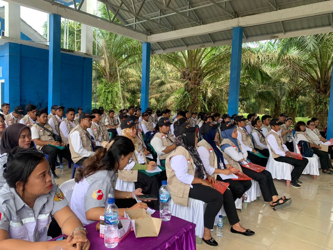 Panwaslu Kecamatan Silou Kahean Lantik 66 Pengawas TPS Pemilu Serentak 2024