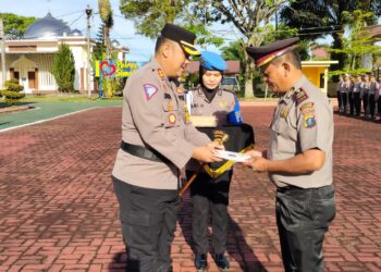Kapolres Pimpin Upacara Kenaikan Pangkat dan Pelepasan Purnabakti di Polres Simalungun