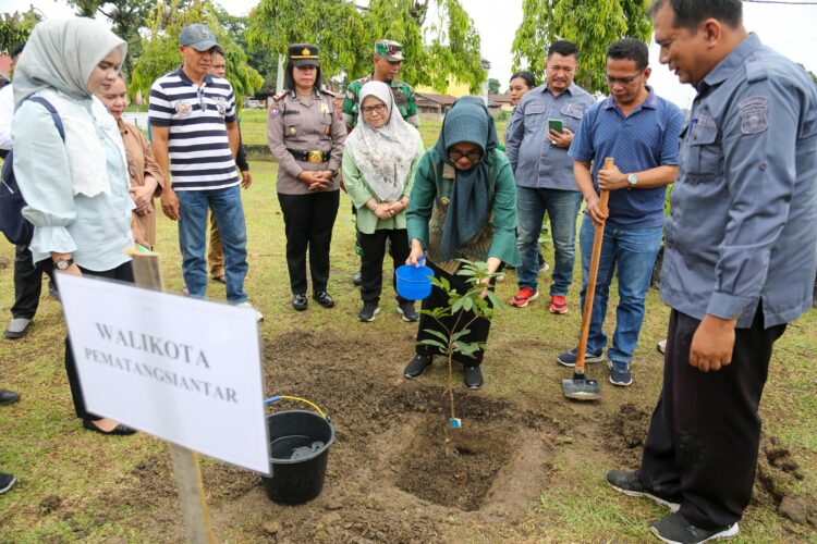 World Water Day, Wali Kota Pematangsiantar Tanam Pohon di Waduk Tirta Uli
