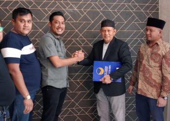 Siap Bertarung, Darwis Damanik Resmi Mendaftar Cakada Labuhan Batu ke Kantor Nasdem