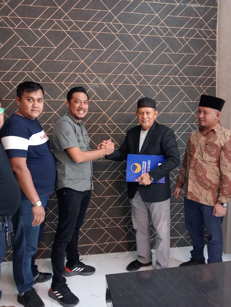 Siap Bertarung, Darwis Damanik Resmi Mendaftar Cakada Labuhan Batu ke Kantor Nasdem