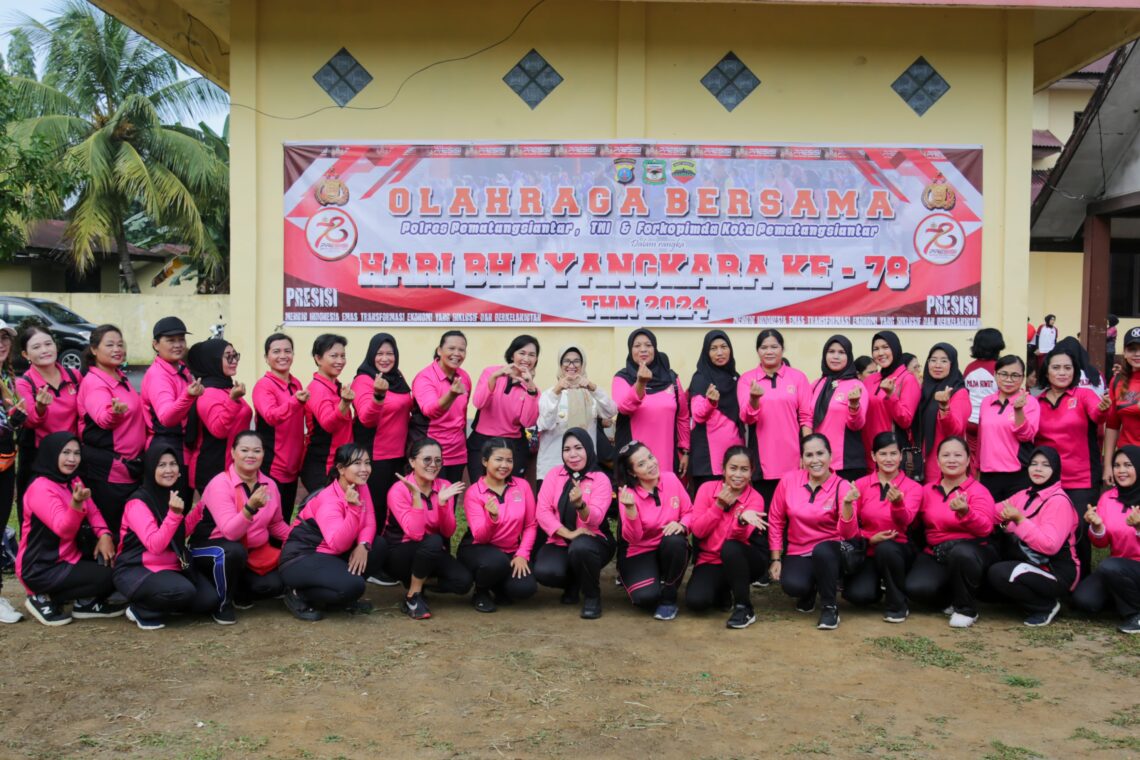 Sambut HUT Bhayangkara -78, Wali Kota Pematangsiantar Ikuti Olah raga Bersama Polres Pematangsiantar