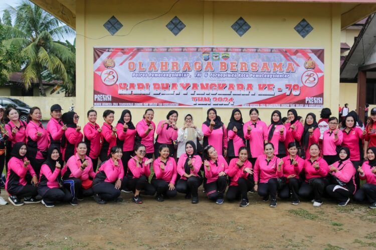 Sambut HUT Bhayangkara -78, Wali Kota Pematangsiantar Ikuti Olah raga Bersama Polres Pematangsiantar