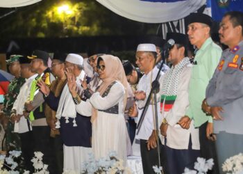 Diguyur Hujan, Wali Kota Pematangsiantar Lepas Malam Taqbiran Idul Adha 1445 H/2024 M