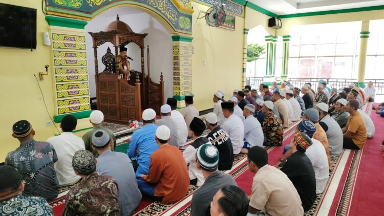 Peringati Hari Raya Idul Adha, M. Pithra Jaya Saragih  Mengikuti Sholat Idul Adha Bersama Warga Binaan Lapas