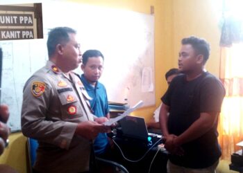 Viral Video Kades Tegal Sari Diduga Aniaya Anak Kecil, Punggung Kaki Dijepit Pakai Kursi