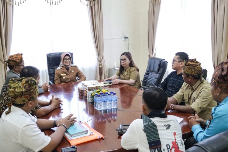 Wali Kota Terima kedatangan Panitia Pesta Paduan Suara Gerejawi (Pesparawi) Seksi Bapa Gereja Kristen Protestan Simalungun (GKPS) Distrik I