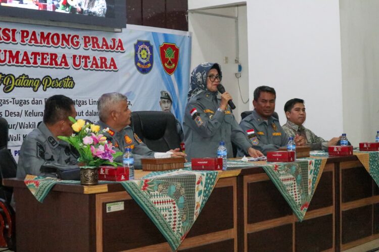 Jelang  Pilkada 2024, Wali Kota Pematangsiantar  Bimtek Satlinmas