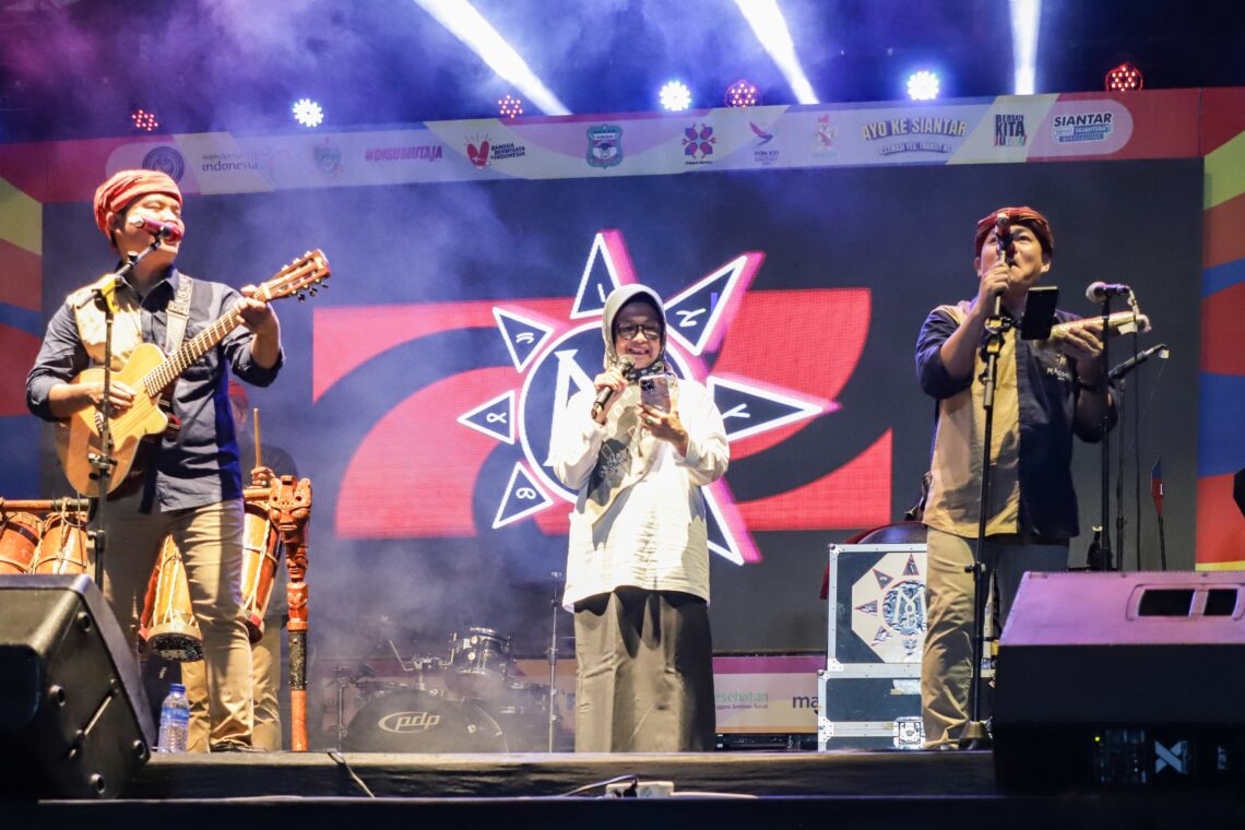 Wali Kota Pematangsiantar Bersama Ribuan Masyarakat Saksikan Puncak Siantar Culture Show ke-2