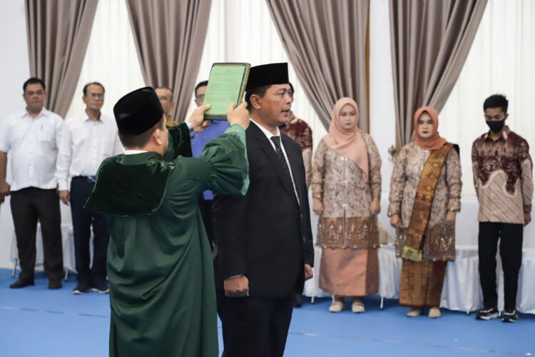 Wali Kota Pematangsiantar Lantik Arianto ST MM Sebagai Dirut PDAM Tirta Uli
