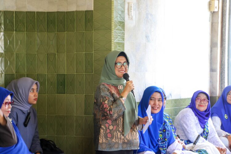 Wali Kota Pematamgsiantar Berikan 180 paket Sembako Kepada Kaum Dhuafa/Anak Yatim