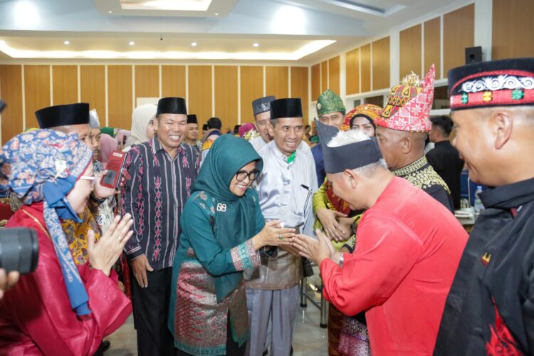 Wali Kota menerima Perkumpulan Guru Madrasah (PGM) Indonesia Award 2024