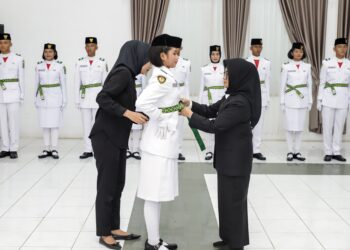 Wali Kota Kukuhkan 60 Paskibraka Kota Pematangsiantar 2024