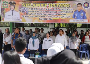 Wali Kota Hadiri Simulasi Pemadam Kebakaran di SMAN 5 Pematangsiantar