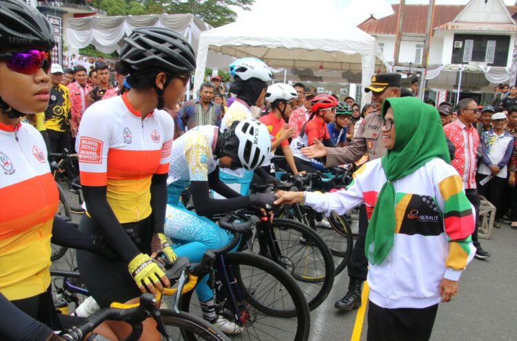 Wali Kota Lepas Peserta Road Bike Atlet Putri Jarak Dekat PON XXI Tahun 2024 Aceh- Sumut