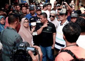 Wali Kota dr Susanti Turun ke Lokasi Kebakaran di Gedung IV Pasar Horas