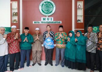 Pjs Wali Kota Pematangsiantar Drs Matheos Tan MM bersilaturahmi ke sejumlah tokoh agama