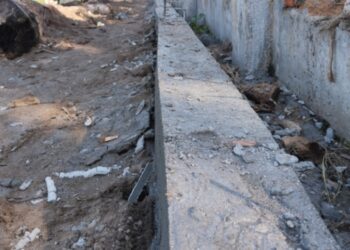 Pemborong Pagar SD di Damakitang Tantang Wartawan, Mengaku Ada 4 titik Proyek di Silou Kahean