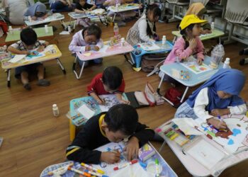 Mendorong Ibu Produktif dan Anak Bahagia, AWC Sukses Gelar MOM EXPO 2024