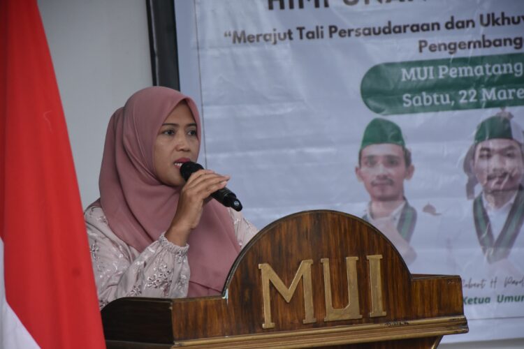 Herlina berbuka puasa bersama Himpunan Mahasiswa Islam (HMI) Cabang Siantar- Simalungun
