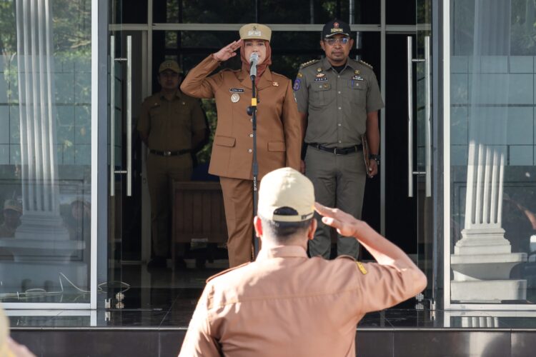 Wakil Wali Kota Pematangsiantar Herlina Pimpin Apel Pagi Gabungan Pemko Pematangsiantar