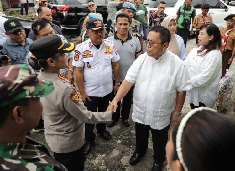 Jelang Lebaran, Wali Kota Pematangsiantar Wesly Silalahi SH MKn dan Wakil Wali Kota Herlina Monitoring Pos Jaga 