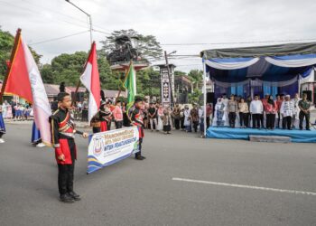 Wesly Lepas Peserta Pawai Taaruf Musabaqah Tilawatil Qur’an Nasional (MTQN) ke-57 Tingkat Kota Pematangsiantar Tahun 2025