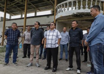 Wali Kota Pematangsiantar Tinjau  Stadion Sang Naualuh