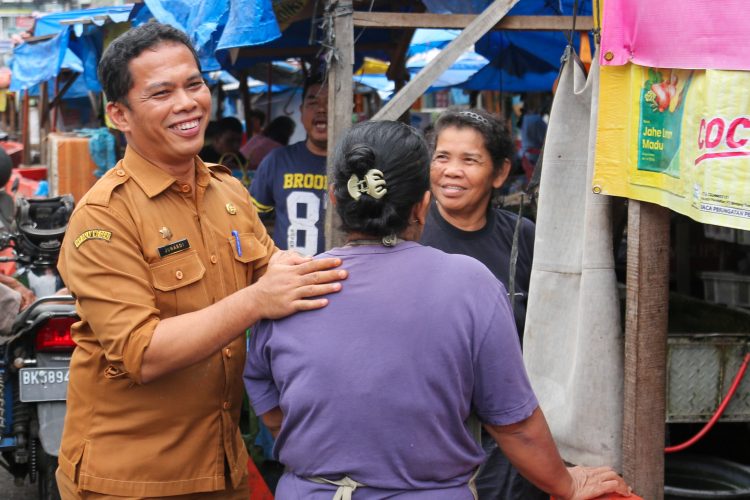 Sekda Junaedi Jalin Komunikasi Hati ke Hati, Relokasi Pedagang Pasar Horas Berjalan Damai