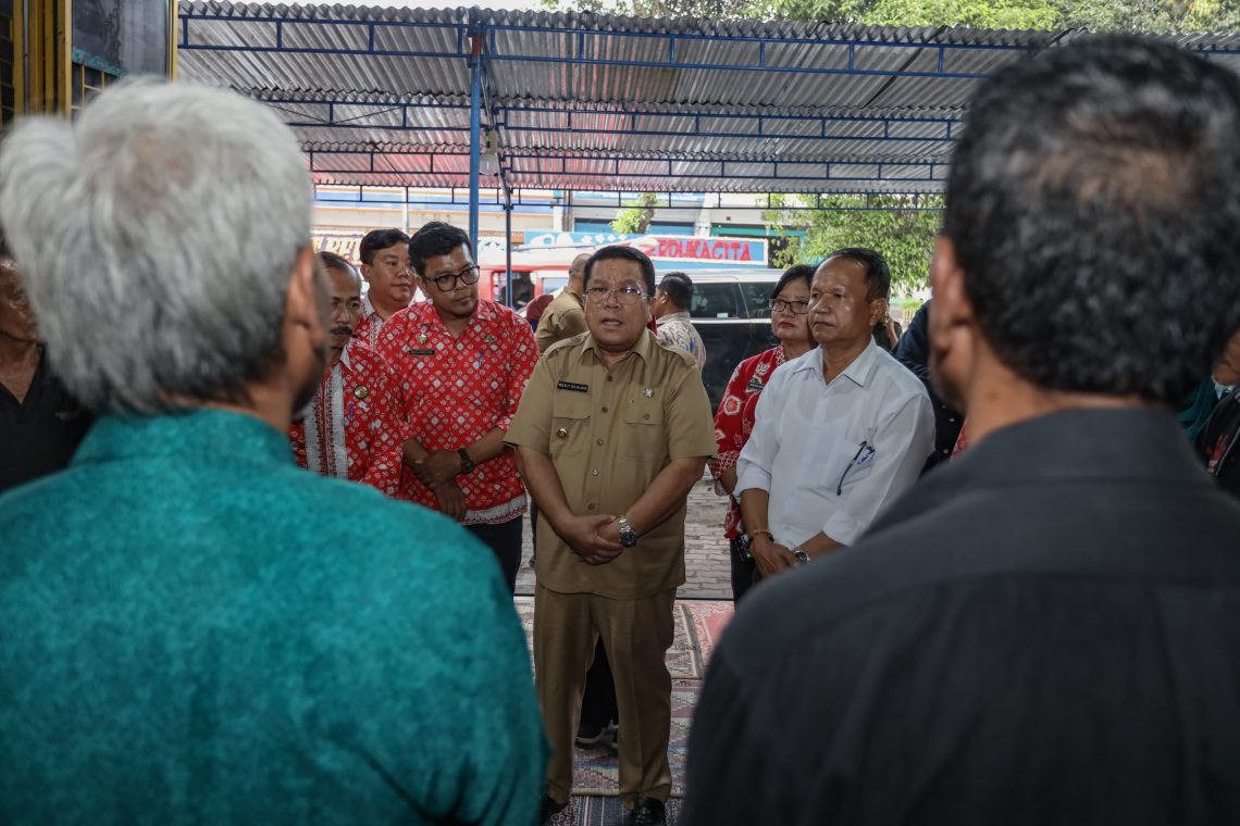 Wali Kota Wesly Silalahi Kunjungi Keluarga Korban Kebakaran di Siantar Timur