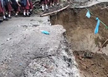 PUTR Sumut Terkendala Lahan Warga, Perbaikan Jalan Putus di Simalungun Tertunda; Anak SD Terpaksa Jalan Kaki