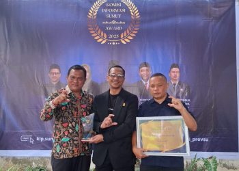 Kota Pematangsiantar menerima Penghargaan Keterbukaan Informasi Badan Publik Kategori Tahun 2025