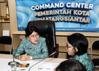 Dukung Visi Wali Kota, Ketua TP PKK Ny Liswati Wesly Silalahi Serahkan Hadiah Lomba Tingkat Kota