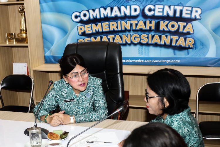 Dukung Visi Wali Kota, Ketua TP PKK Ny Liswati Wesly Silalahi Serahkan Hadiah Lomba Tingkat Kota
