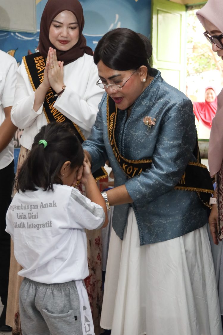 Ketua TP PKK Kota Pematangsiantar Kunjungi PAUD SAB Siantar Martoba