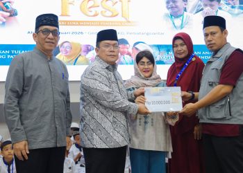 Motivasi Anak Yatim di Siantar, Wali Kota Wesly Silalahi: Jangan Berhenti Bermimpi, Pendidikan Adalah Kunci!