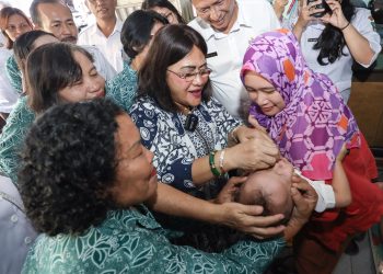 Wujudkan Siantar Sehat, Ketua TP PKK Liswati Wesly Silalahi Tinjau Posyandu dan Bagikan PMT