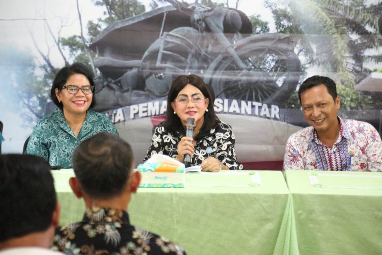 ​Bidik Juara Provinsi, Ny. Liswati Wesly Silalahi Luncurkan Inovasi ‘Pak Tia’ dan ‘Mak Tia’ di Siantar Selatan