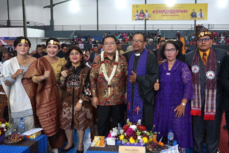 Hadiri Bona Taon Silalahi Raja, Wali Kota Wesly Ajak Perkuat Filosofi ‘Dalihan Na Tolu’ Membangun Siantar