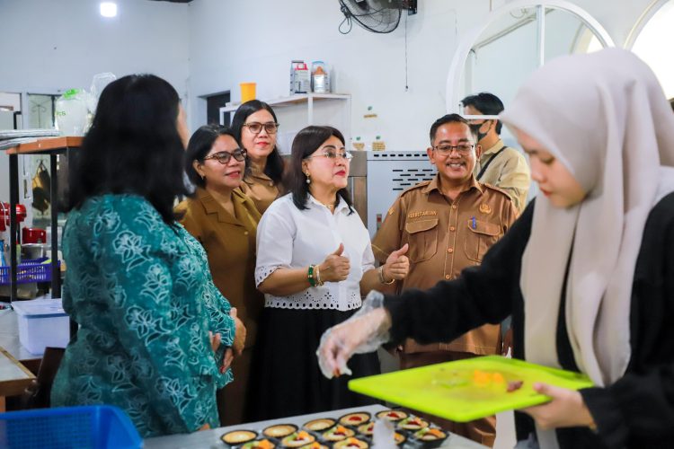 Geliat Ekonomi Kreatif: Ny. Liswati Wesly Silalahi Tinjau 5 UMKM Unggulan, Tawarkan Dana Bergulir untuk Ekspansi Usaha