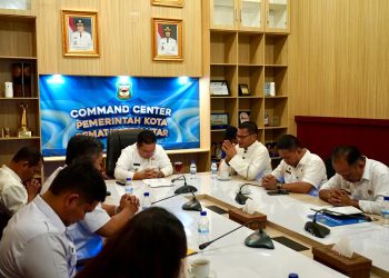 Tekan Inflasi, Wali Kota Wesly Silalahi Panen Cabai Merah di Siantar Utara: Harga Kini di Bawah Rp35 Ribu!
