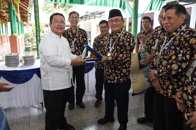 Siantar Kota Toleran: Wali Kota Wesly Silalahi Fasilitasi Pertemuan Strategis Pemimpin Gereja dan MPK Indonesia