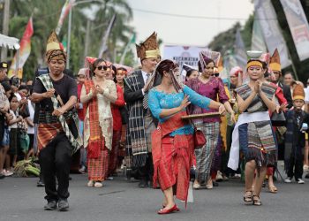 Karnaval HUT Siantar ke-155 Sukses, Hamzah Damanik Berhasil Satukan Potensi Kota dalam Semangat Sapangambei Manoktok Hitei