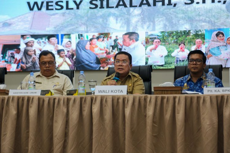 Genjot PAD, Wali Kota Wesly Silalahi Serahkan 93 Ribu SPPT PBB-P2: ASN Harus Jadi Contoh Taat Pajak!
