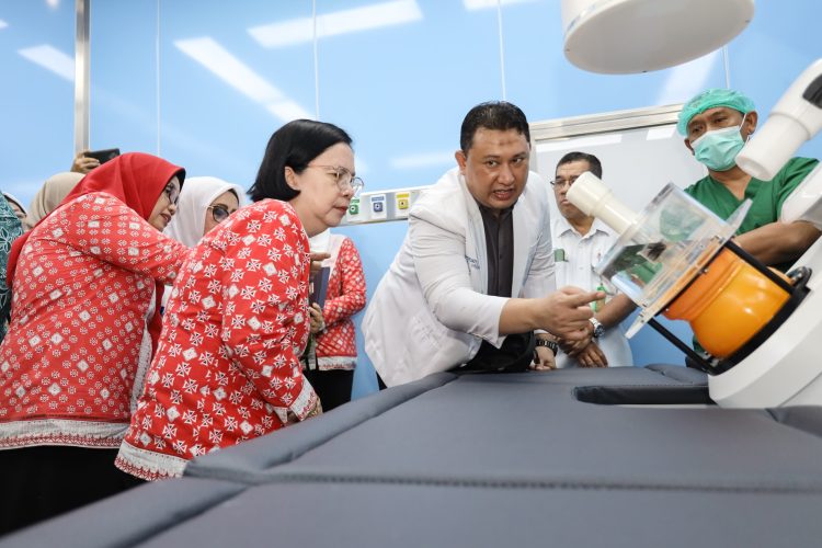 Kabar Gembira bagi Warga Siantar! RSUD dr Djasamen Saragih Kini Miliki Layanan ESWL, Obati Batu Ginjal Tanpa Operasi