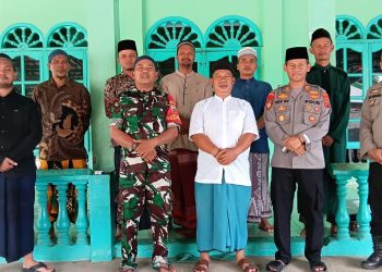 Jumat Curhat di Masjid Al’jihad: Kapolsek Silou Kahean Ajak Warga Perkuat Kamtibmas dan Perangi Narkoba