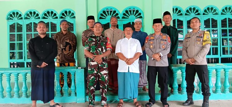 Jumat Curhat di Masjid Al’jihad: Kapolsek Silou Kahean Ajak Warga Perkuat Kamtibmas dan Perangi Narkoba