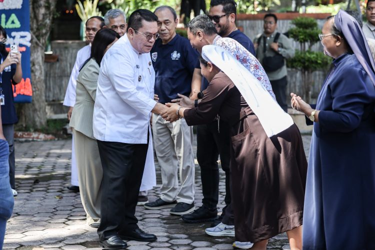 Peringati Jubileum 100 Tahun, Alumni SMA Budi Mulia Gelar Bakti Sosial dan Pengobatan Gratis Bersama Pemko Pematangsiantar